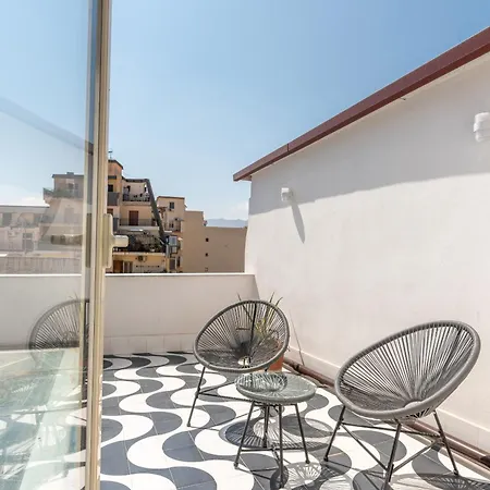 Grey House In Zisa By Wonderful Italy * 巴勒莫